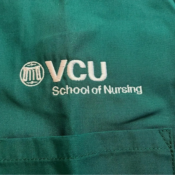 Cherokee Short Sleeve V Neck Scrub Top‎ VCU Pockets Relaxed Fit NWT Medium - Picture 8 of 11